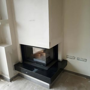 Μοντέρνο σαλόνι με ενεργειακό δεξί γωνιακό τζάκι Kratki Zuzia P BS G 15kW